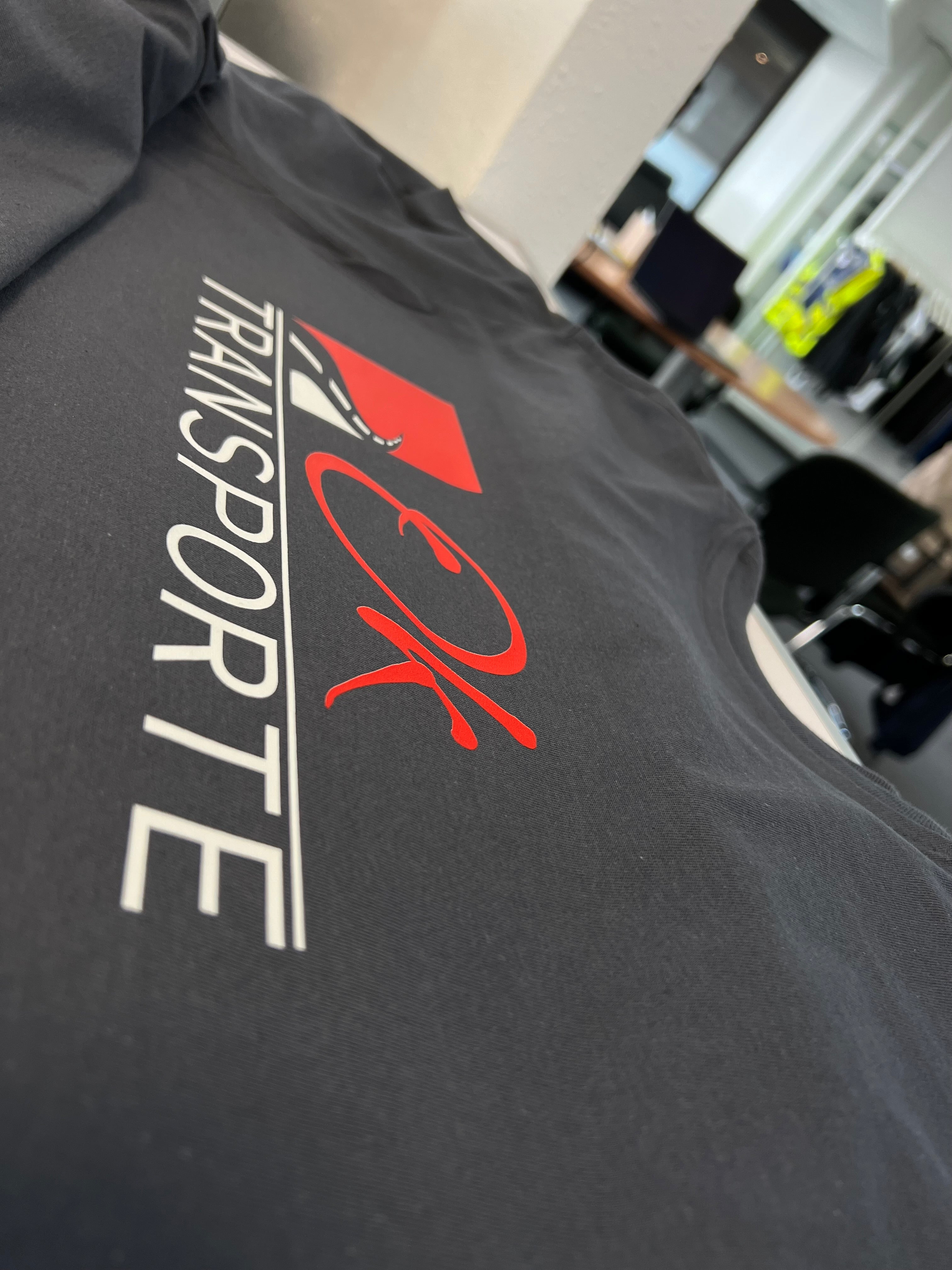 T-Shirts bedrucken lassen bei Workshark24 – perfekt für Handwerker, Events & Unternehmen